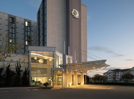 DoubleTree by Hilton Virginia Beach is a family friendly hotel in Virginia Beach, Virginia (VA)