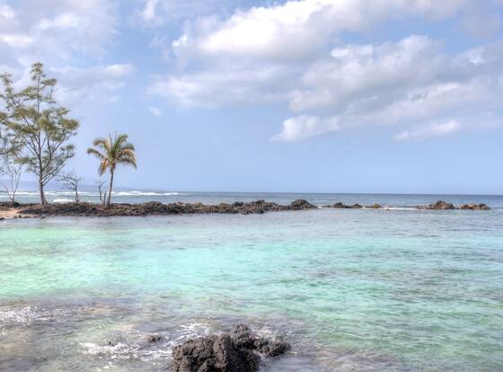 Maluhia Kahakai 2 Bedroom Condo by RedAwning is a family friendly hotel in Hilo, Hawaii (HI)