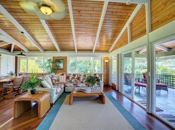 Hale Ki'i Maka Manu 4 Bedroom Home by RedAwning is a family friendly hotel in Keaau, Hawaii (HI)