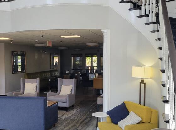 Comfort Inn & Suites at Stone Mountain is a family friendly hotel in Tucker, Georgia (GA)