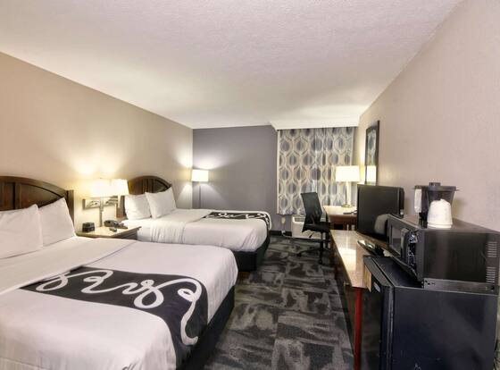 La Quinta Inn & Suites by Wyndham Springfield South is a family friendly hotel in Springfield, Missouri (MO)