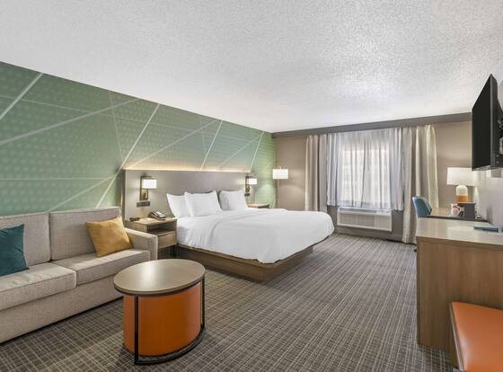 Comfort Inn & Suites Louisville Airport Fair & Expo is a family friendly hotel in Louisville, Kentucky (KY)