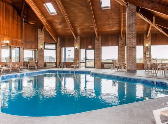 Quality Inn Effingham is a family friendly hotel in Effingham, Illinois (IL)