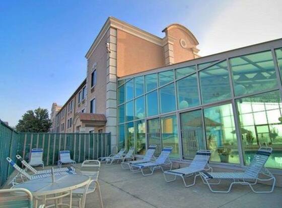 Comfort Inn Anderson South is a family friendly hotel in Anderson, Indiana (IN)