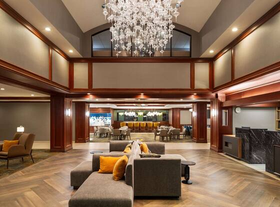 La Quinta Inn & Suites by Wyndham Madison American Center is a family friendly hotel in Madison, Wisconsin (WI)