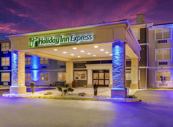 Holiday Inn Express Plymouth by IHG is a family friendly hotel in The Pinehills, Massachusetts (MA)