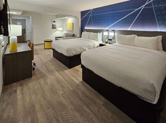 Comfort Inn & Suites is a family friendly hotel in St. Louis, Missouri (MO)