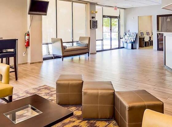 Hotel Pentagon is a family friendly hotel in Arlington, Virginia (VA)