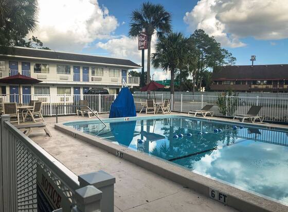 Motel 6 Jacksonville, FL - Orange Park is a family friendly hotel in Jacksonville, Florida (FL)