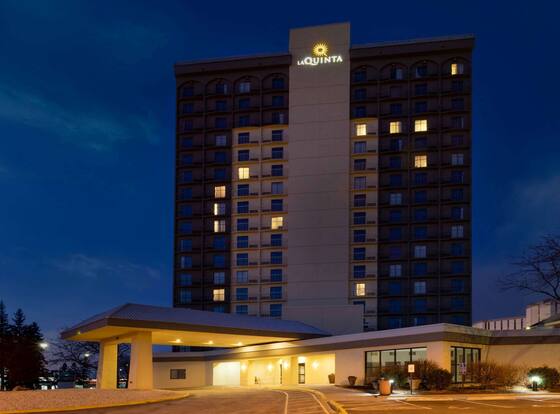 La Quinta Inn & Suites by Wyndham Minneapolis Bloomington W is a family friendly hotel in Bloomington, Minnesota (MN)