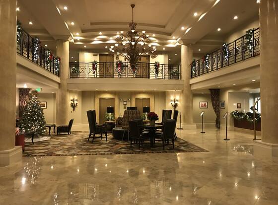 The Paramount Hotel is a family friendly hotel in Portland, Oregon (OR)