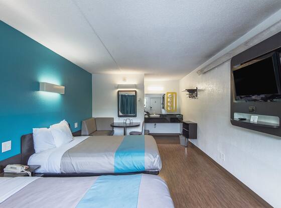 Motel 6 Overland Park, KS is a family friendly hotel in Overland Park, Kansas (KS)