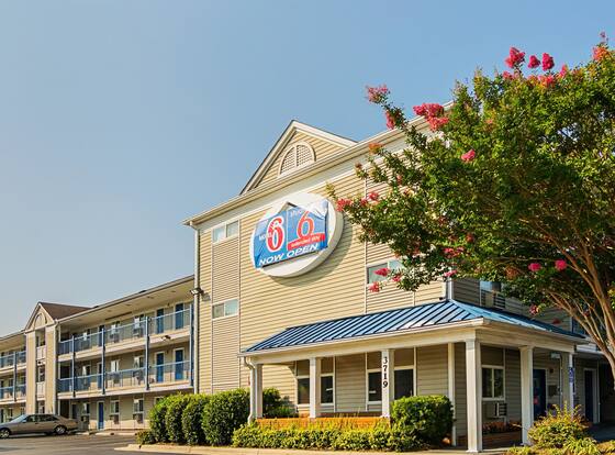 Motel 6 - Fayetteville, NC - Fort Liberty Area is a family friendly hotel in Fayetteville, North Carolina (NC)