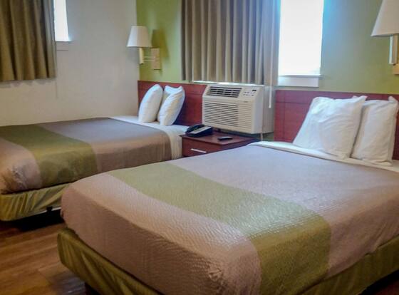 Motel 6 Greensboro, NC - I-40 is a family friendly hotel in Greensboro, North Carolina (NC)