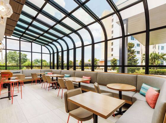 Hyatt Place across from Universal Orlando Resort is a family friendly hotel in Orlando, Florida (FL)