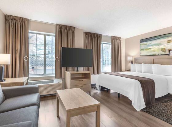 Extended Stay America Suites DC Alexandria Eisenhower Ave is a family friendly hotel in Alexandria, Virginia (VA)
