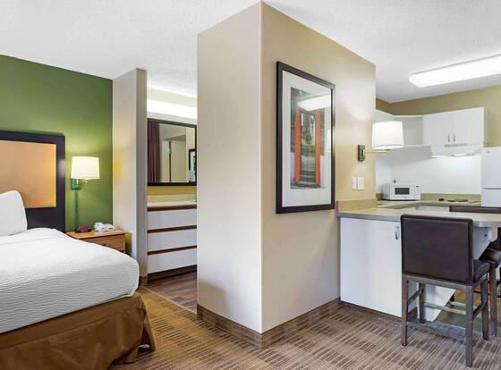 Extended Stay America Suites Houston Galleria Uptown is a family friendly hotel in Houston, Texas (TX)