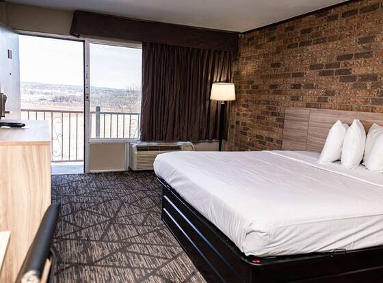 Days Inn by Wyndham Batesville AR is a family friendly hotel in Batesville, Arkansas (AR)