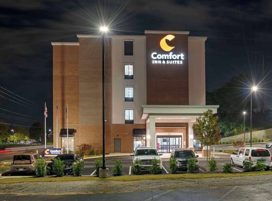 Comfort Inn & Suites Downtown near University is a family friendly hotel in Tuscaloosa, Alabama (AL)