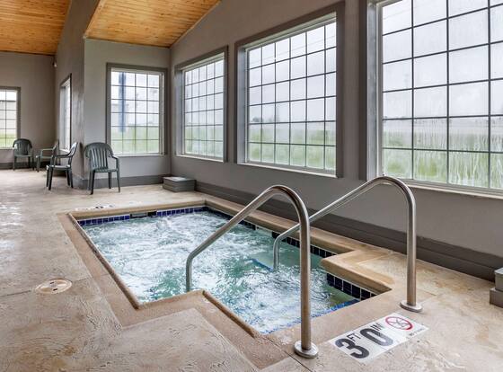 Comfort Inn Dyersville Near Field of Dreams is a family friendly hotel in Dyersville, Iowa (IA)