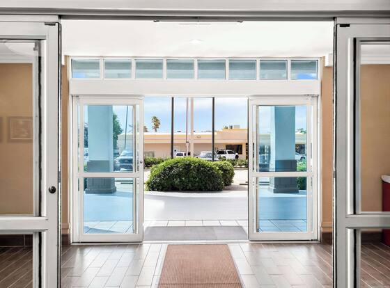 Comfort Suites New Orleans East is a family friendly hotel in New Orleans, Louisiana (LA)