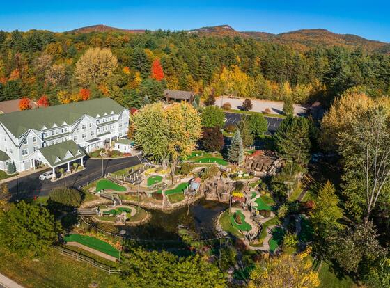 Comfort Inn & Suites North Conway is a family friendly hotel in North Conway, New Hampshire (NH)
