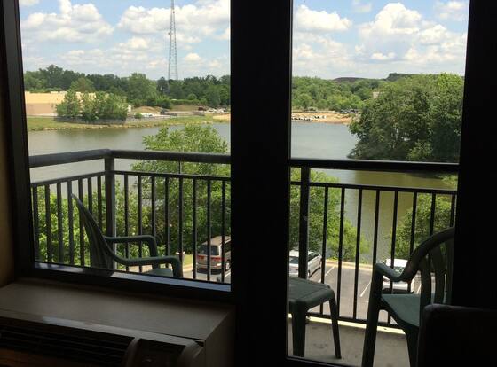Comfort Suites South Park is a family friendly hotel in Colonial Heights, Virginia (VA)