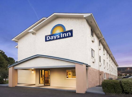 Days Inn by Wyndham Greenwood SC is a family friendly hotel in Greenwood, South Carolina (SC)