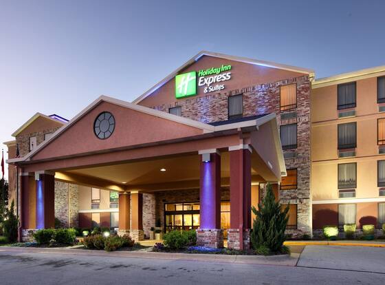 Holiday Inn Express Hotel & Suites Harrison by IHG is a family friendly hotel in Harrison, Arkansas (AR)