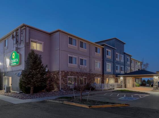 Baymont by Wyndham Henderson-Northeast Denver is a family friendly hotel in Thornton, Colorado (CO)