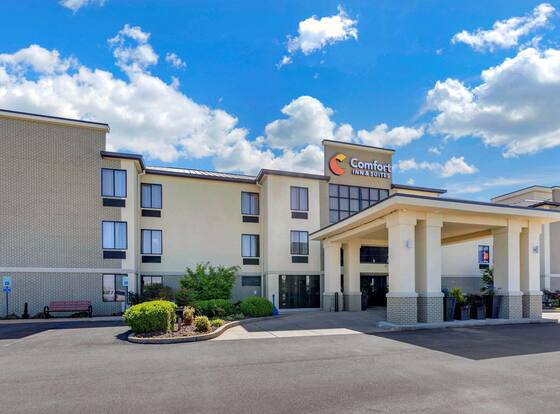 Comfort Inn & Suites Lincoln Talladega I-20 is a family friendly hotel in Lincoln, Alabama (AL)