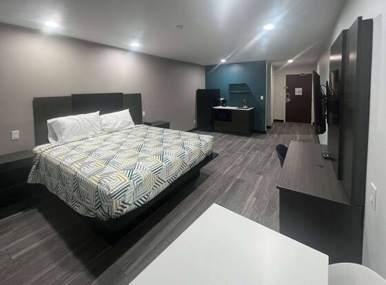 Studio 6 Oklahoma City, OK - South is a family friendly hotel in Oklahoma City, Oklahoma (OK)