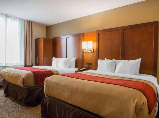 The Staten Island Inn is a family friendly hotel in Staten Island, New York (NY)