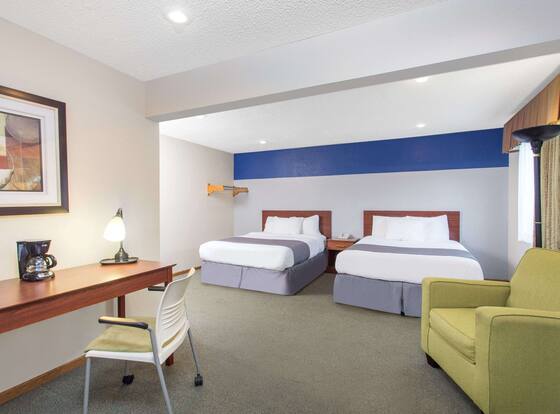 Baymont by Wyndham Dubuque is a family friendly hotel in Dubuque, Iowa (IA)