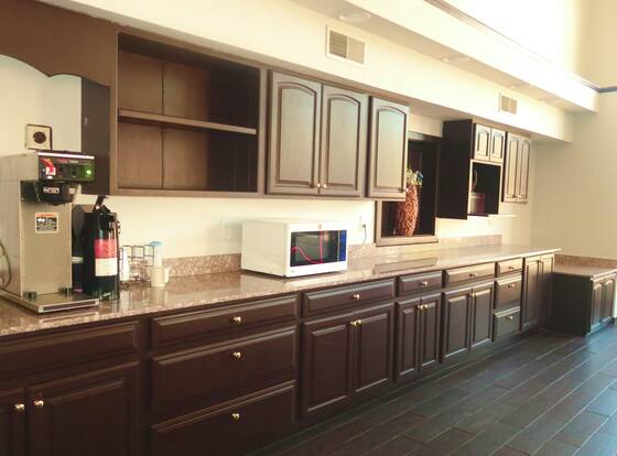 Motel 6 Elkhart, IN is a family friendly hotel in Elkhart, Indiana (IN)