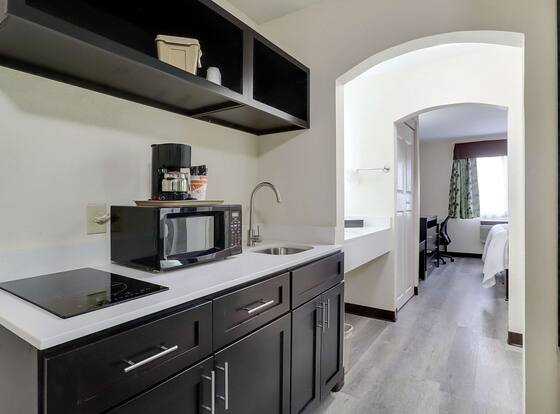 Quality Suites Albuquerque Airport is a family friendly hotel in Albuquerque, New Mexico (NM)