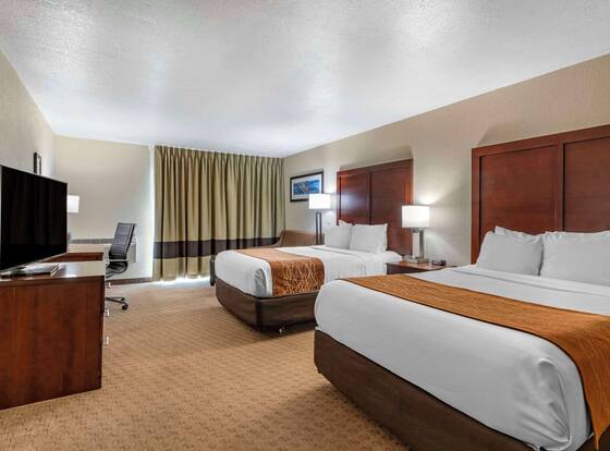 Comfort Inn & Suites Lincoln City is a family friendly hotel in Lincoln City, Oregon (OR)