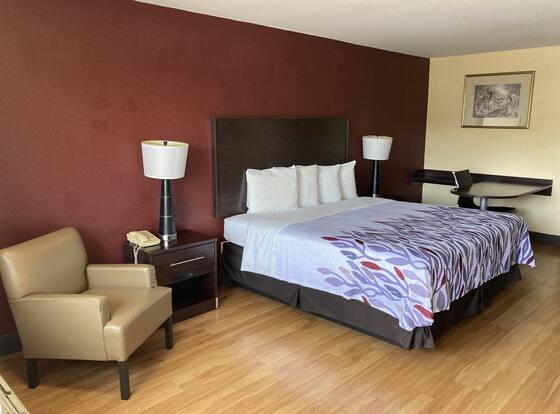 Red Roof Inn & Suites Cleveland, TN is a family friendly hotel in Cleveland, Tennessee (TN)