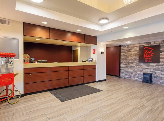 Red Roof Inn & Suites Indianapolis Airport is a family friendly hotel in Indianapolis, Indiana (IN)