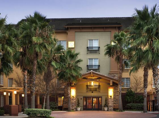 Larkspur Landing Extended Stay Suites Hillsboro is a family friendly hotel in Hillsboro, Oregon (OR)