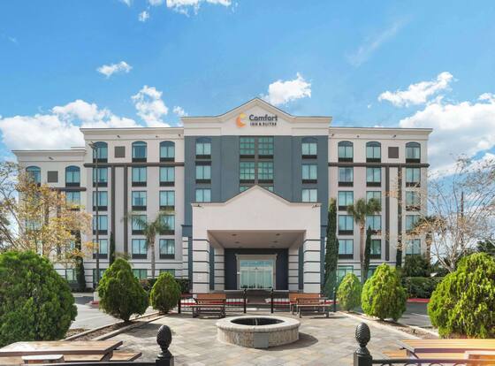Comfort Inn & Suites New Orleans Airport North is a family friendly hotel in Kenner, Louisiana (LA)