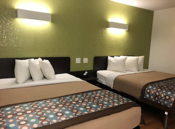 Scottsbluff Inn is a family friendly hotel in Scottsbluff, Nebraska (NE)