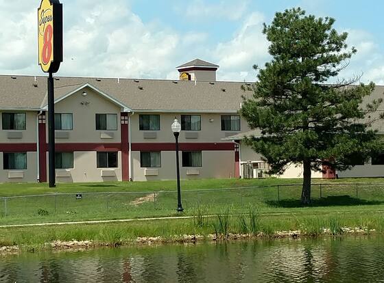 Super 8 by Wyndham Omaha Eppley Airport/Carter Lake is a family friendly hotel in Carter Lake, Iowa (IA)