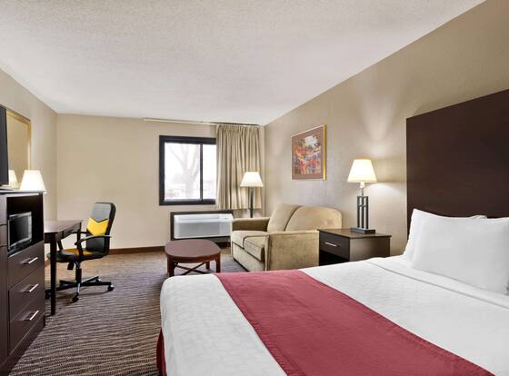 Baymont by Wyndham Sioux Falls West (67058) Sioux/ Near Airport is a family friendly hotel in Sioux Falls, South Dakota (SD)