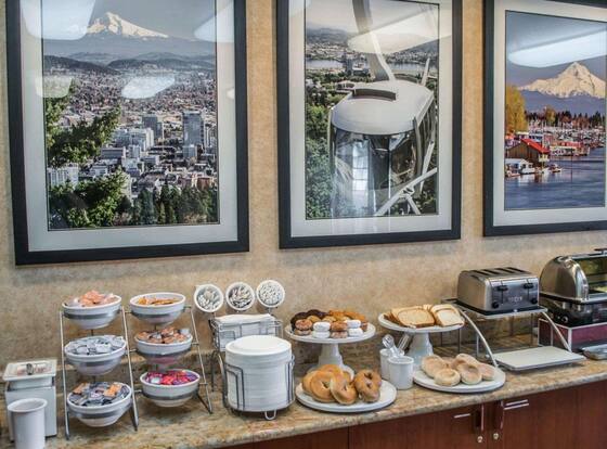Comfort Suites Portland Southwest is a family friendly hotel in Portland, Oregon (OR)