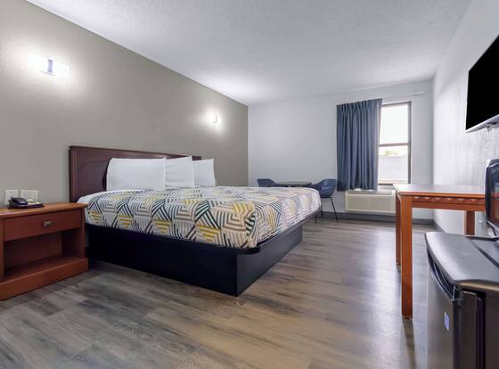 Motel 6 Franklin, OH is a family friendly hotel in Franklin, Ohio (OH)