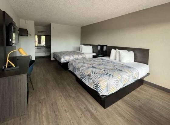 Motel 6 Spring Hill, FL - Weeki Wachee is a family friendly hotel in Spring Hill, Florida (FL)