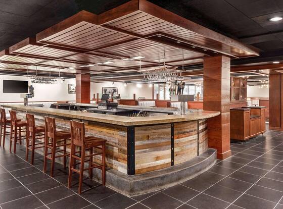 Hotel Milwaukee Airport is a family friendly hotel in Milwaukee, Wisconsin (WI)