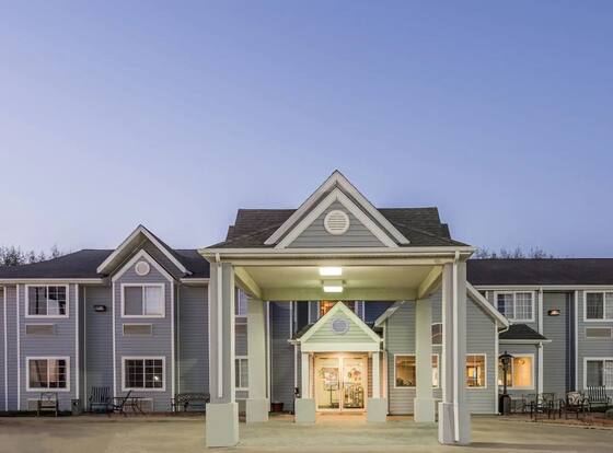 Boarders Inn & Suites by Cobblestone Hotels - Brush is a family friendly hotel in Brush, Colorado (CO)