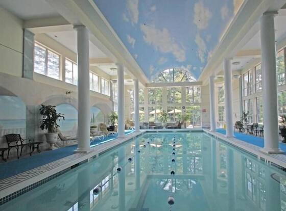 Senator Inn & Spa is a family friendly hotel in Augusta, Maine (ME)